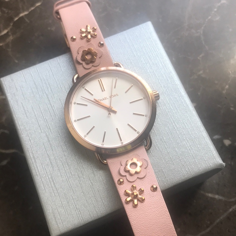 Michael Kors watch (Womens)